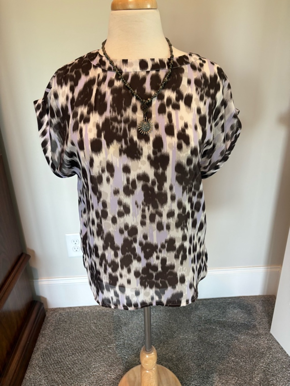 Jennifer Lopez Black, White & Lavender/Gray Print Short Sleeve Blouse